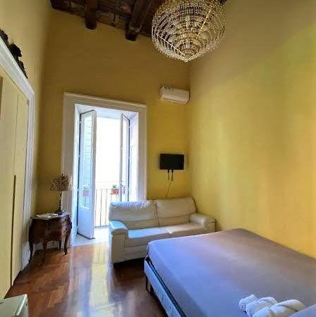 Il Salotto B&B نابولي المظهر الخارجي الصورة